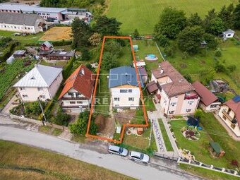 Rozostavaný rodinný dom s veľkým pozemkom (732m2) v...