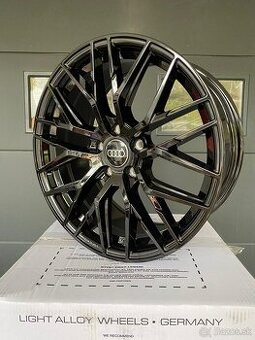 MAM RS4 R18 Black