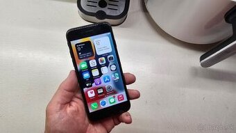 Apple iPhone 7 black 32GB - nová batéria