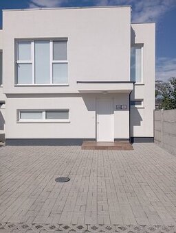 Prenajmem nový RD v obci Chor.Grob časť  Čierna voda