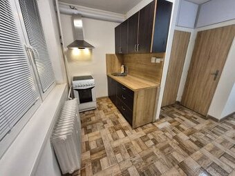 Jednoizbový, kompletne zrekonštruovaný byt s balkónom v RA