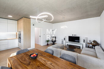 PRENÁJOM / zariadený 5-izbový rodinný dom / Podhorany