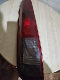 Nissan x-trail  2,2dci vodný chladič záhady,svetlá ,cerpadlo