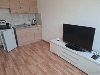 Investičná garsónka Nová Dubnica - Námestie