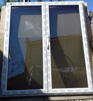 Predám balkonové dvere180x207 dvojdielne,dvojkridlo.trojsklo