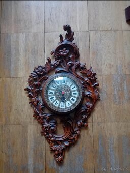 Vintage nástenné hodinky