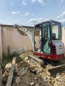 Komplexné výkopové a terenné práce, búracie práce kladivom