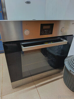 Vstavaná rúrra Whirpool