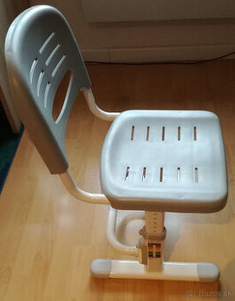 Ergonomická rastúca stolička