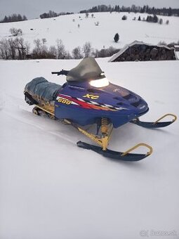 Snežný skúter Polaris XC 600 spiatočka štarter