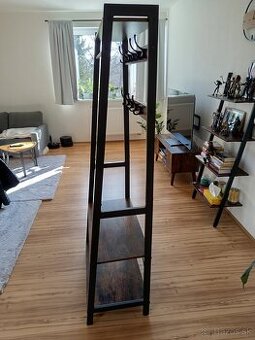 Samostatne stojace vešiaky