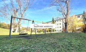 NA PREDAJ: 3-izbový byt na ulici Pri Bielom kríži – tichá lo