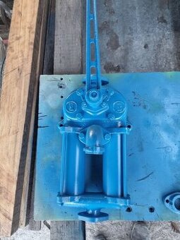 Ručná pumpa Lila 75