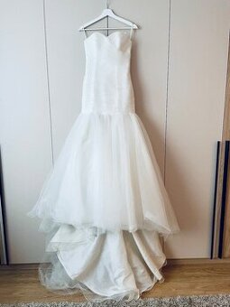 Svadobné šaty s vlečkou