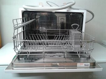 Umývačka riadu na kuchynskú linku "Bosch SE5P1B"