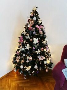 Vianočný stromček + dekorácie
