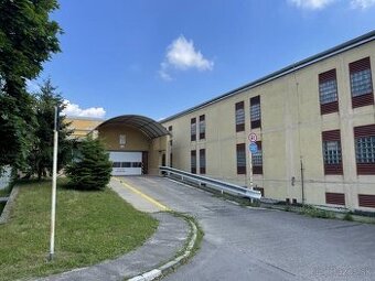 Garáž v parkovacom dome na Dvojkrížnej ulici