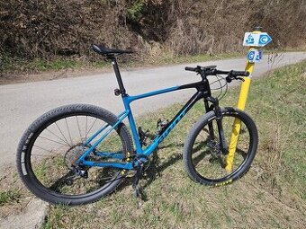 Giant XTC Advanced 29 2 karbonovy
