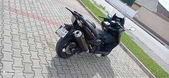 Yamaha T max 530