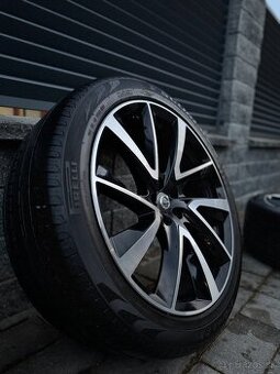 Volvo Kolesá R21 / Pirelli Scorpion Verde