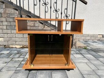 Stolík pod TV