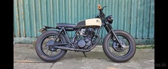 Yamaha SR 400 Cafe Racer