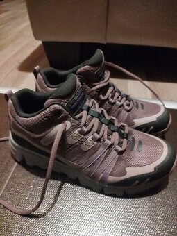 Skechers outdoor 100 %. Nepremokavé nové 39 velk.