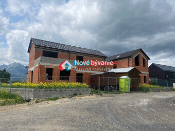 Rozostavaný dvojdom v obci Mlynica