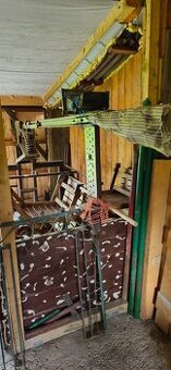 Doma vyrobena kalacka na drevo s pomocnou pruzinou