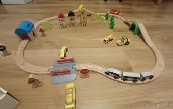 Drevená vláčiková dráha okruh alebo osmička
