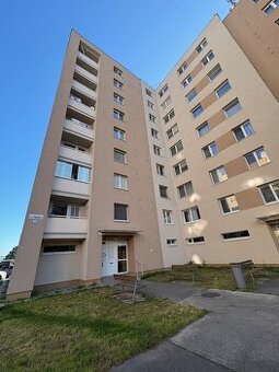 PREDAME 3IZBOVY BYT V NOVOM MESTE NAD VAHOM