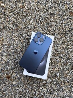 IPhone 15 pro - baterie 89%