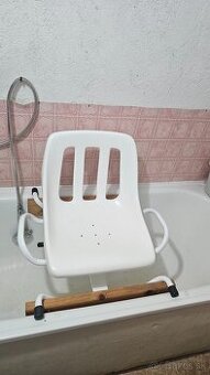 Stolička na sprchovanie