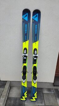 Predám zánovné juniorské lyže Wedze Boost 300, 130 cm