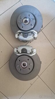 FIA5 500 set brzdové strmene,kotúče,platnicky,otoč