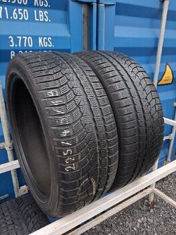 2ks 225/45R19 Zimné pneu Nokian 2019