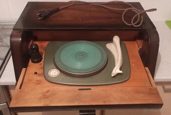 Predám 2 gramofony