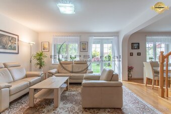 NA PREDAJ priestranný 5-izbový rodinný dom v Stupave