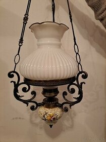 Starožitná vysiaca lampa