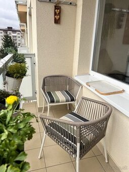 Kreslá na balkón