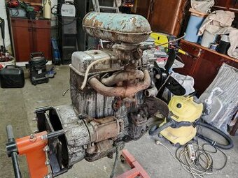 Predám motor škoda1202