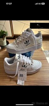 Damske botasky adidas č. 38