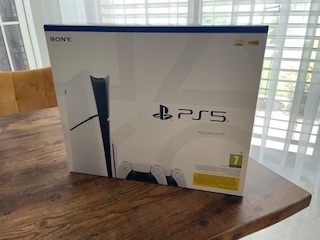 Predám Playstation 5 Slim 1TB