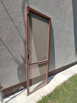 rám na sieťku balkónových dverí