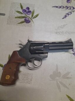 Predám Holek 241 cal.22LR