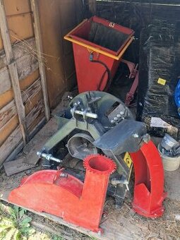 Predám štiepkovač za traktor