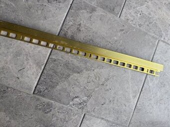 Schodová lišta - mosadzná, 2,5m - 1