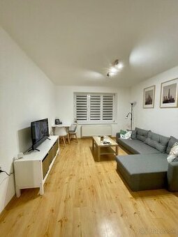 Prenájom- 2 izbový byt