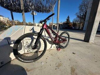 Canyon Neuron: ONfly CF 7 karbon vaha 20,3 kg iba 250km