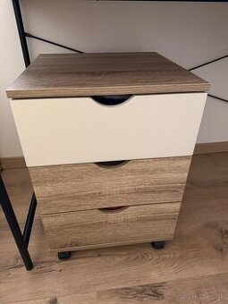 Šuplíky k písaciemu stolu